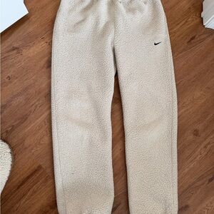 Nike Women’s thermal fit Cream Fleece /sherpa Joggers